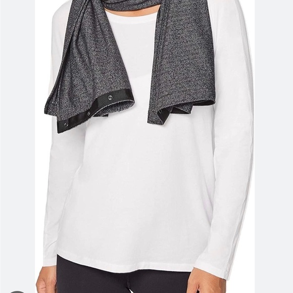 Lululemon scarf - Picture 3 of 3